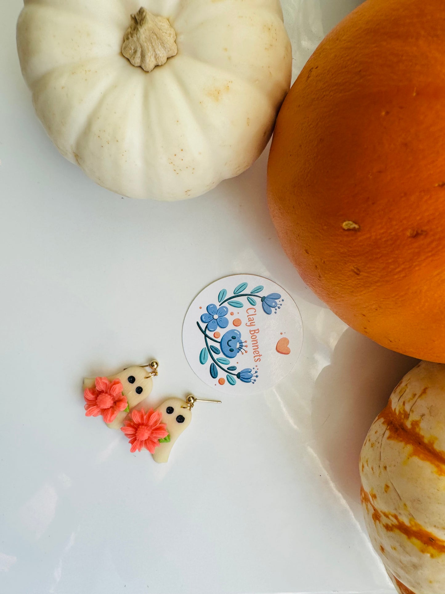 Glow in the dark - Ghosts with a flower