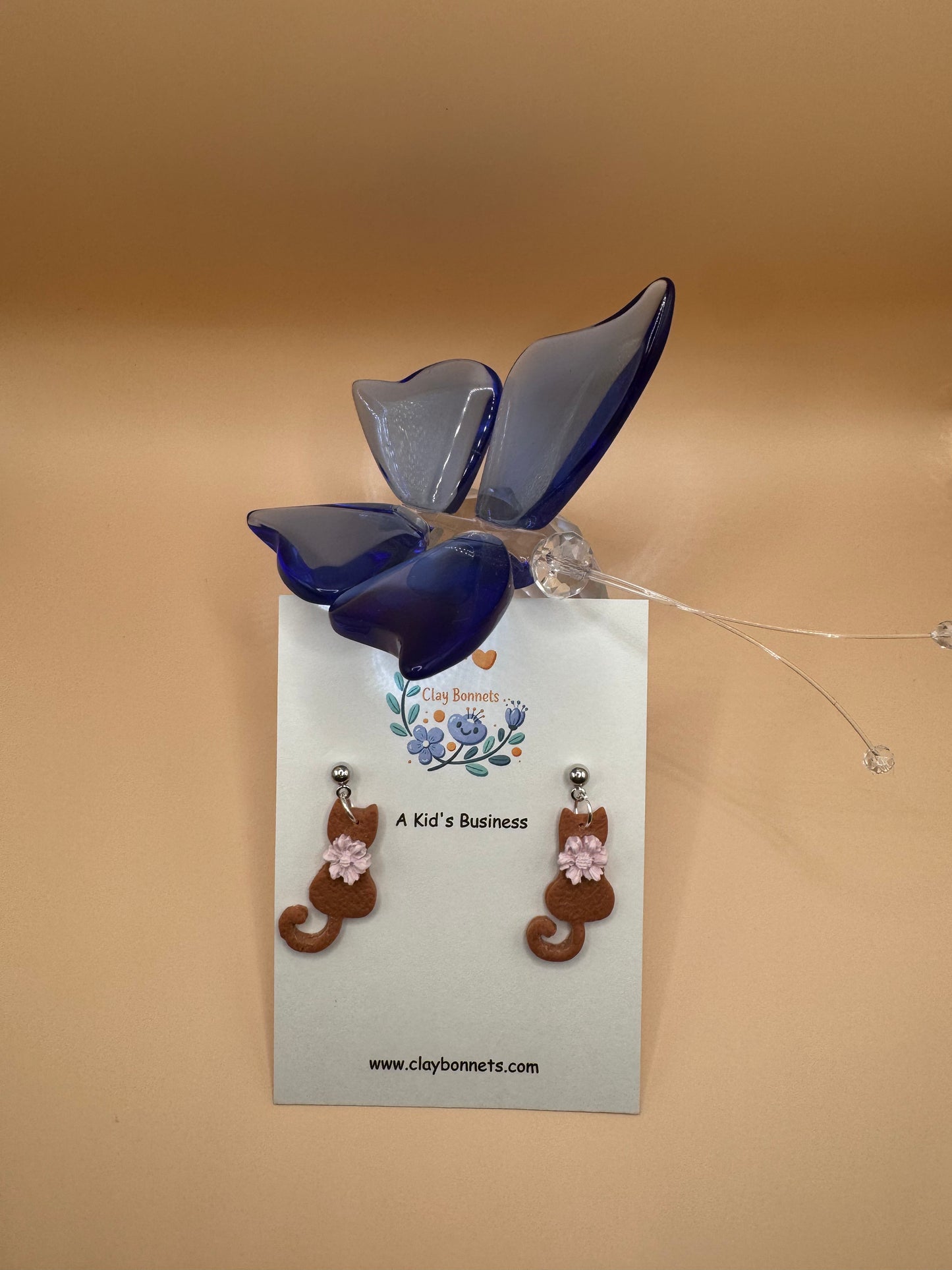 Purr-fectly Sweet Cat Earrings! 🐾🌸