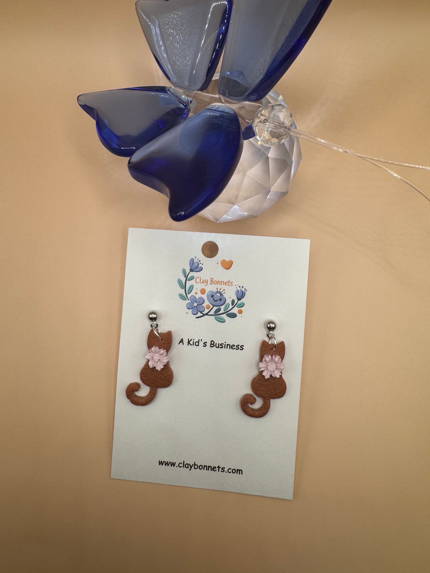 Purr-fectly Sweet Cat Earrings! 🐾🌸